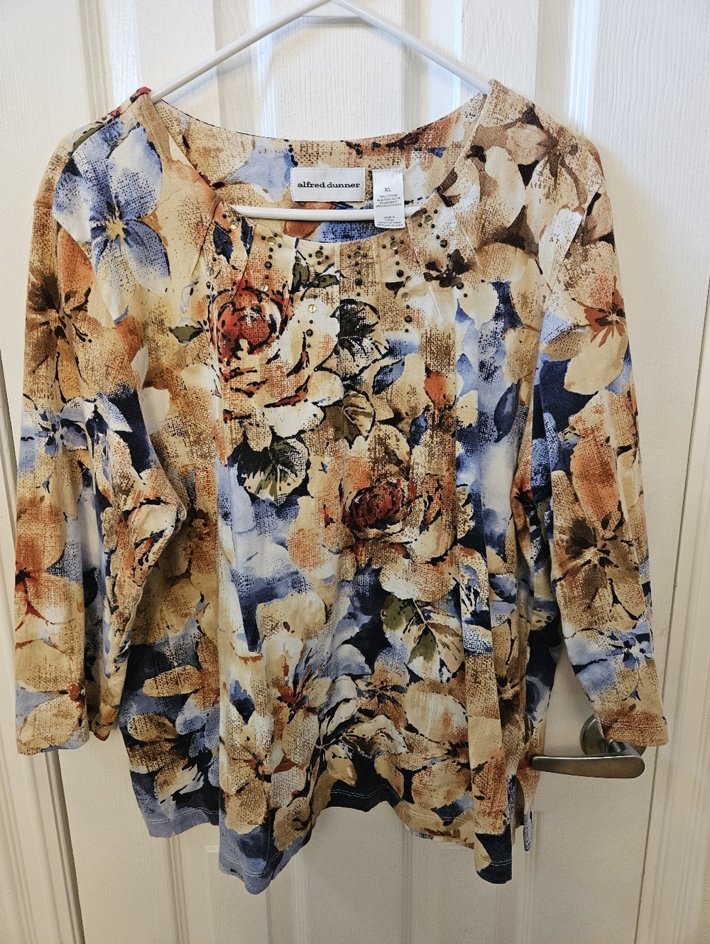 Alfred Dunner XL 3/4 Sleeve Print Tee with Gold Sequins Around Neck